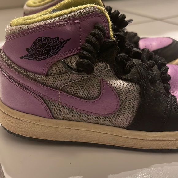 Nike kids running shoes 3/$20 - Picture 3 of 6